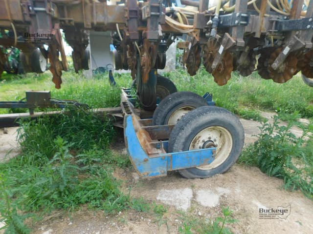 Image of Kinze 2300 equipment image 4
