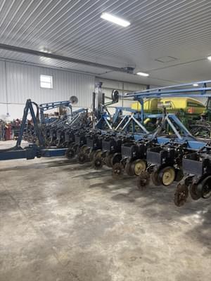 1994 Kinze 2600 Image
