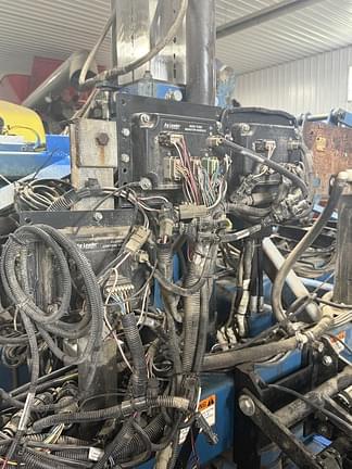 Image of Kinze 2600 equipment image 4