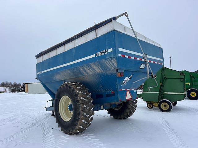 Image of Kinze 640 equipment image 4