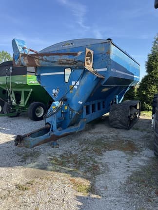 Image of Kinze 840 equipment image 1
