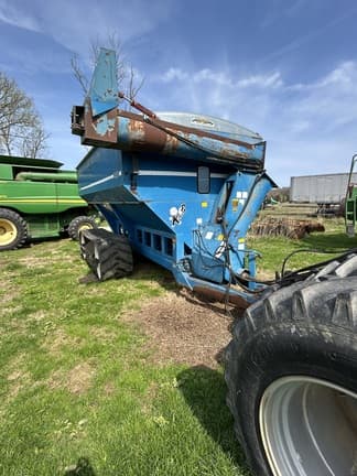 Image of Kinze 840 equipment image 1