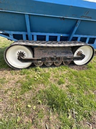 Image of Kinze 840 equipment image 4