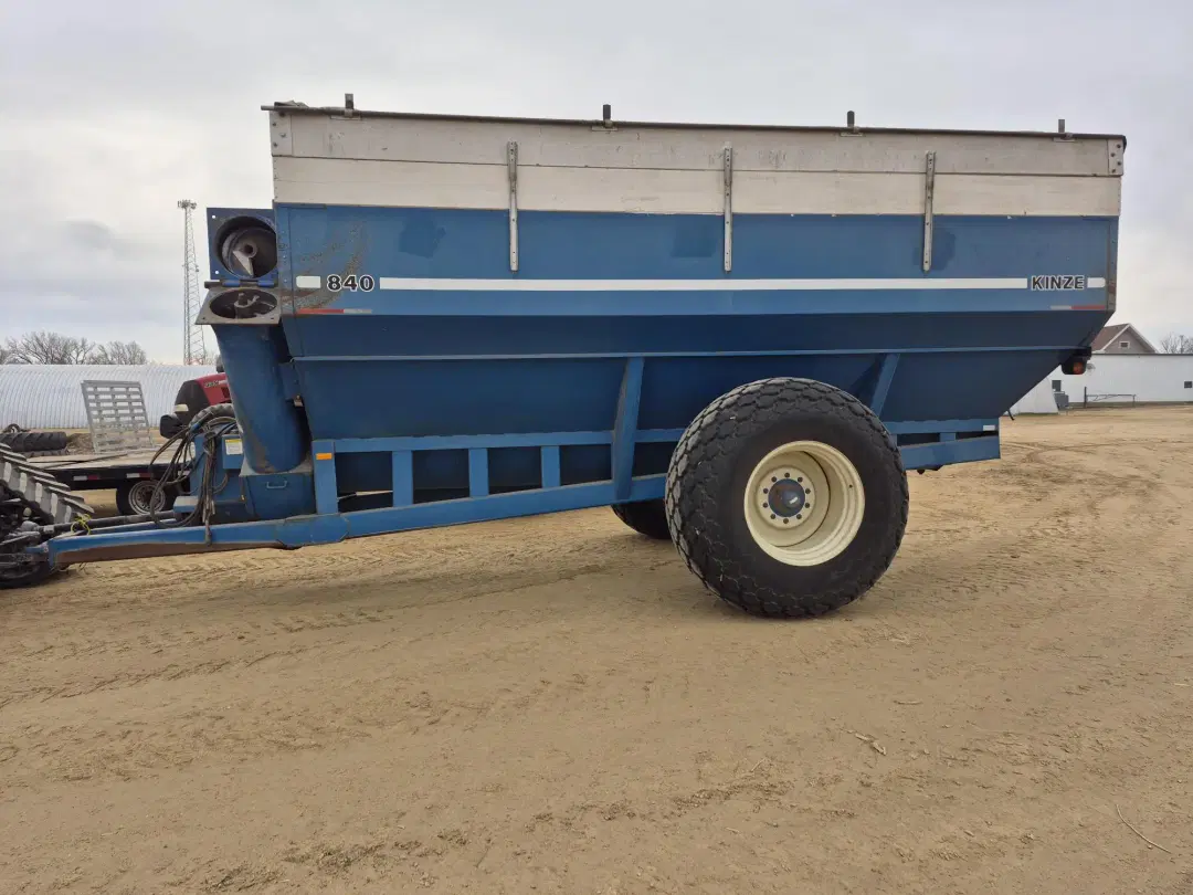 Image of Kinze 840 Primary image