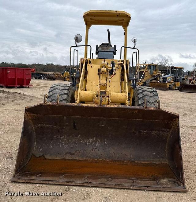 Image of Komatsu WA120 equipment image 1