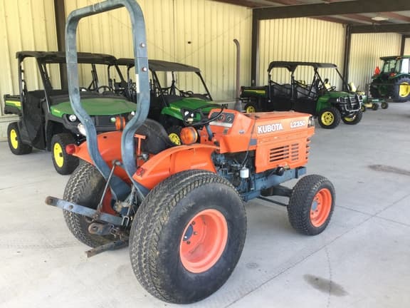 Image of Kubota L2350 equipment image 3