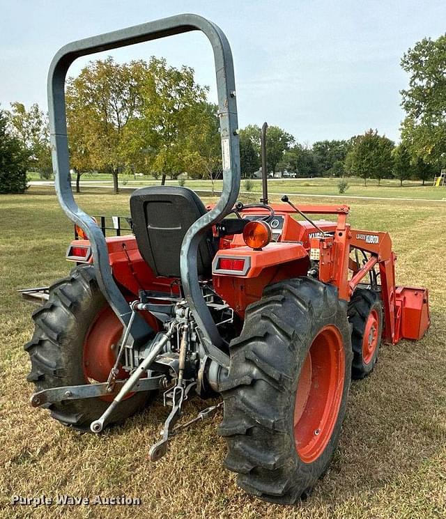 Image of Kubota L2350 equipment image 4