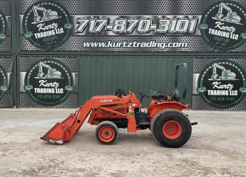 1994 Kubota L2350 Equipment Image0