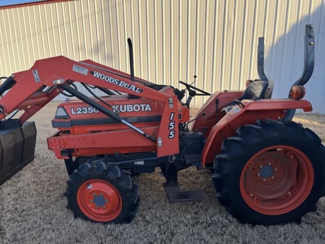 Image of Kubota L2350 equipment image 3