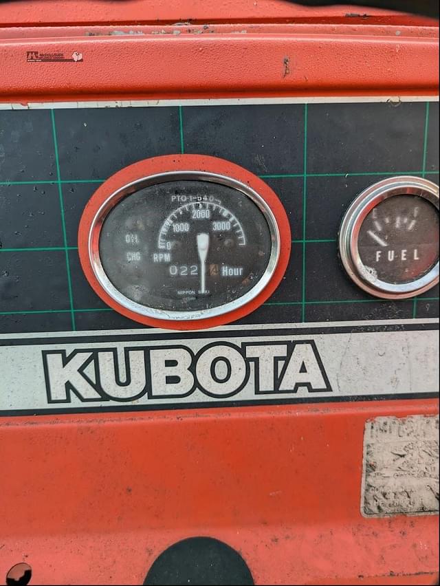 Image of Kubota L2350 equipment image 4