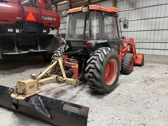 Image of Kubota L4200 equipment image 2