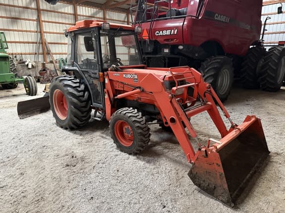 Image of Kubota L4200 equipment image 1