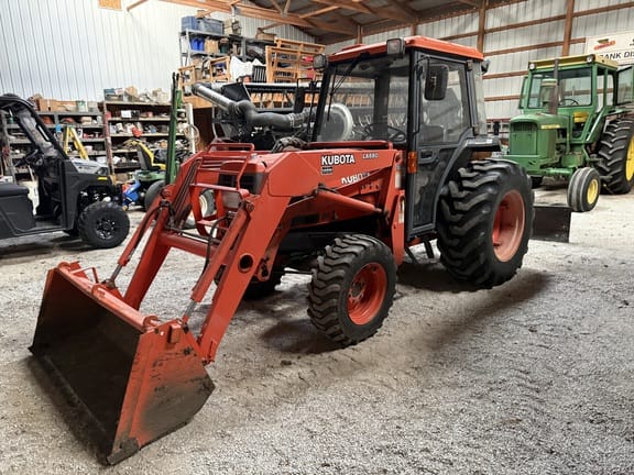 1994 Kubota L4200 Equipment Image0