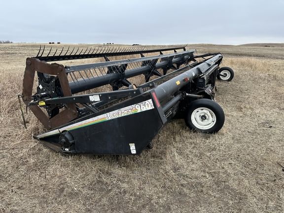 1994 MacDon 960 Equipment Image0