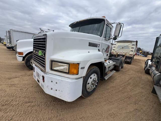 Image of Mack CH613 equipment image 1