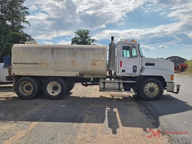 Image of Mack CH613 equipment image 1