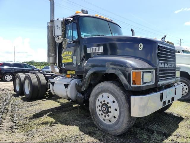 Image of Mack CH613 equipment image 1