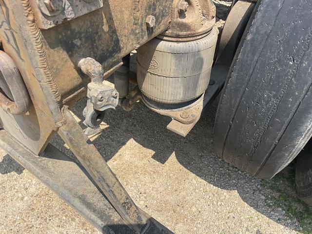 Image of Mack CH613 equipment image 4