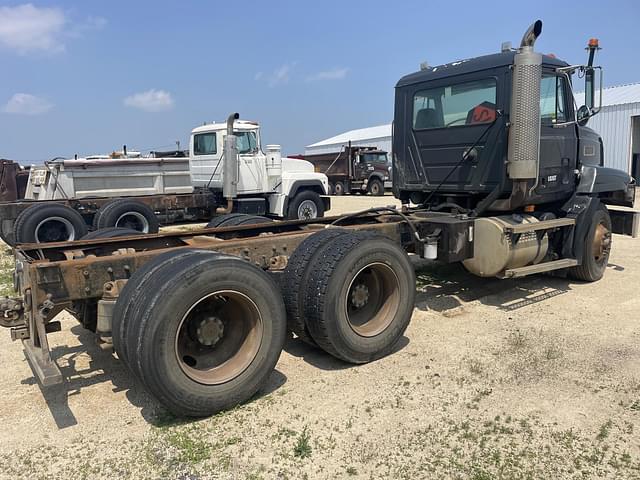 Image of Mack CH613 equipment image 2