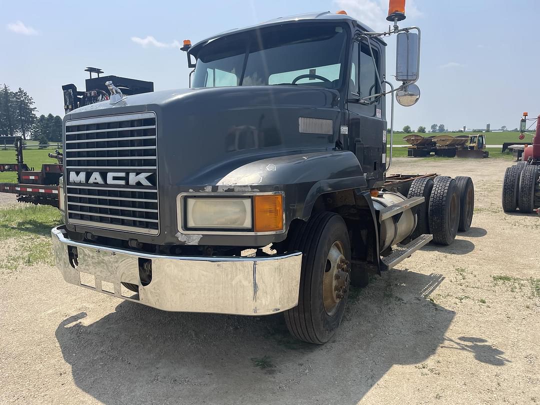 Image of Mack CH613 Primary image