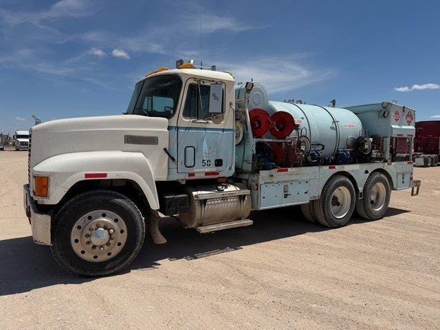 1994 Mack CH613 Equipment Image0