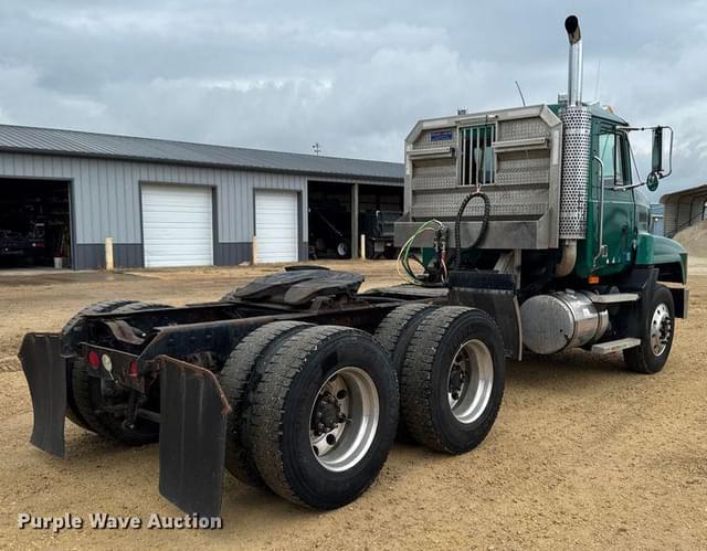 Image of Mack CH613 equipment image 4