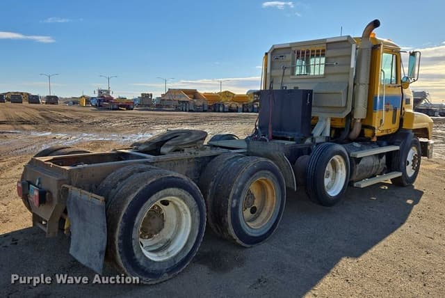 Image of Mack CH613 equipment image 4