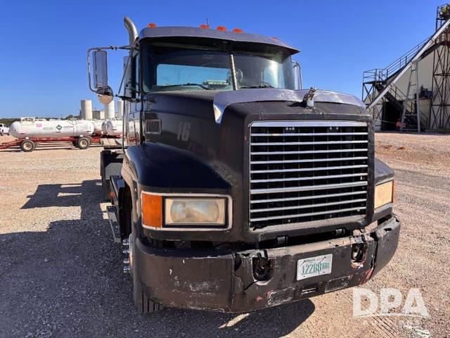 Image of Mack CH613 equipment image 3