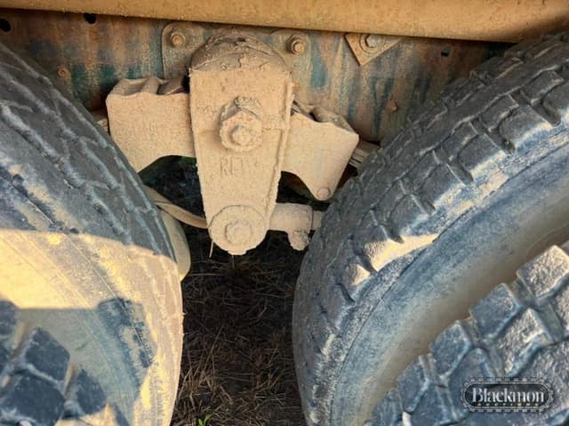 Image of Mack CH613 equipment image 4