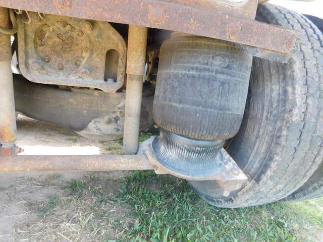 Image of Mack CL713 equipment image 3