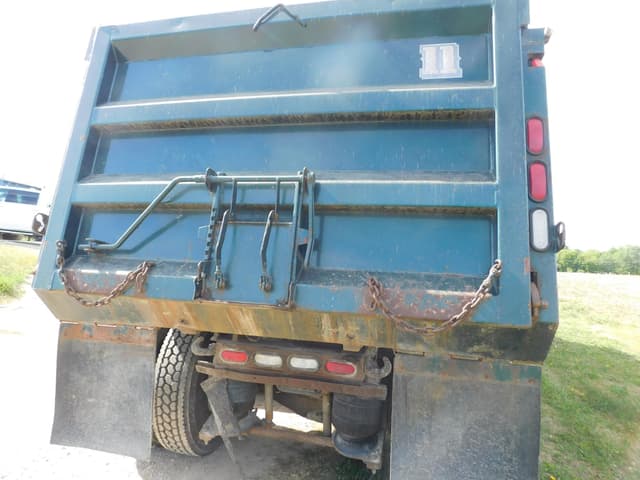 Image of Mack CL713 equipment image 2