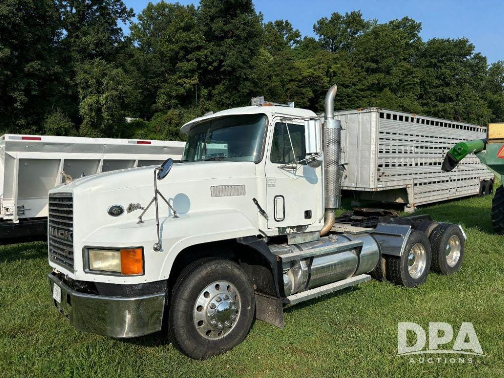 Main image Mack CL700