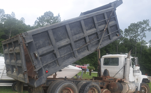 Image of Mack RD688S equipment image 1