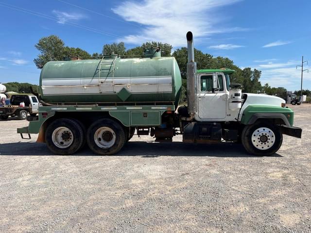Image of Mack RD688S equipment image 3