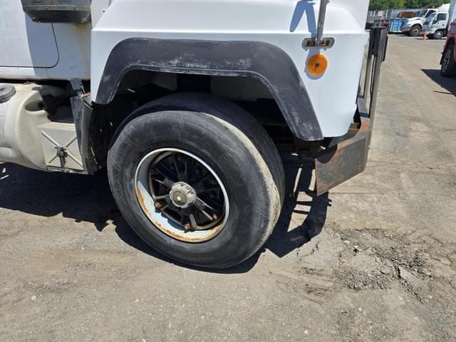Image of Mack RD688S equipment image 4