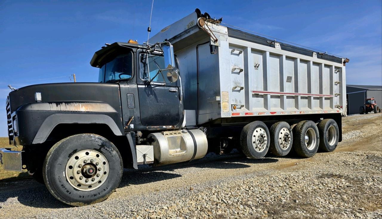 Main image Mack RD688S