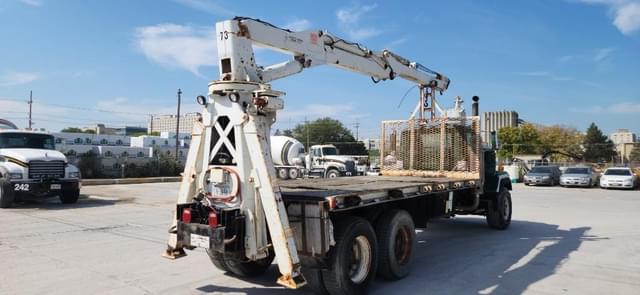 Image of Mack RD690S equipment image 4
