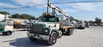 Main image Mack RD690S