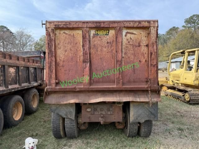 Image of Mack RD690S equipment image 4