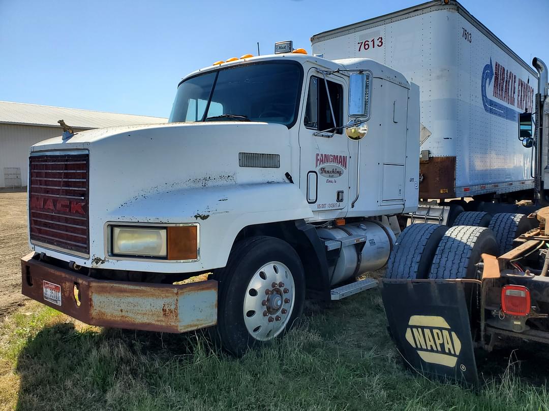Image of Mack CH613 Primary image