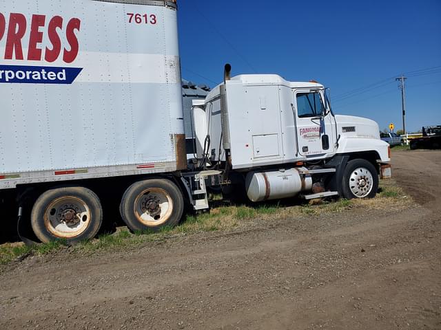 Image of Mack CH613 equipment image 1