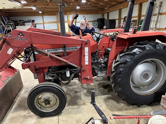 Image of Massey Ferguson 231 equipment image 4