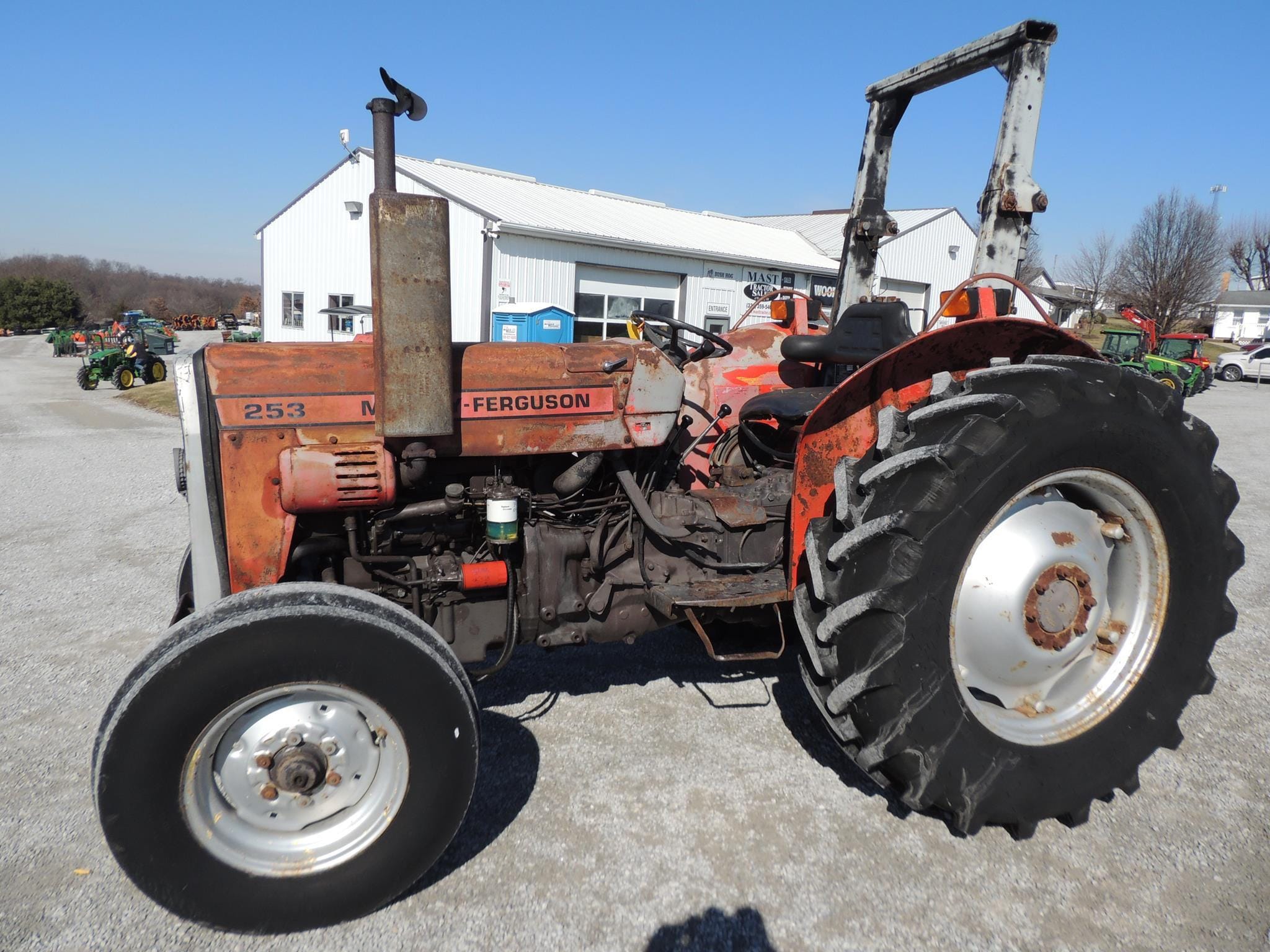 1994 Massey Ferguson 253 Equipment Image0