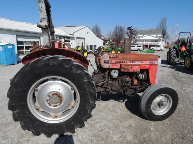 Image of Massey Ferguson 253 equipment image 3