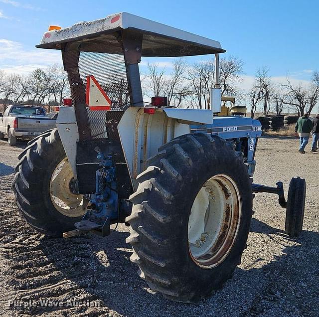 Image of New Holland 5610 equipment image 4