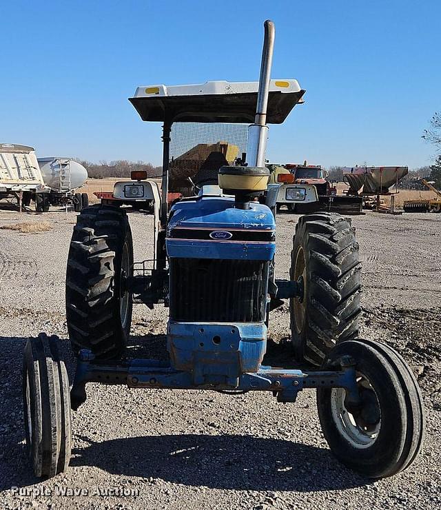 Image of New Holland 5610 equipment image 1