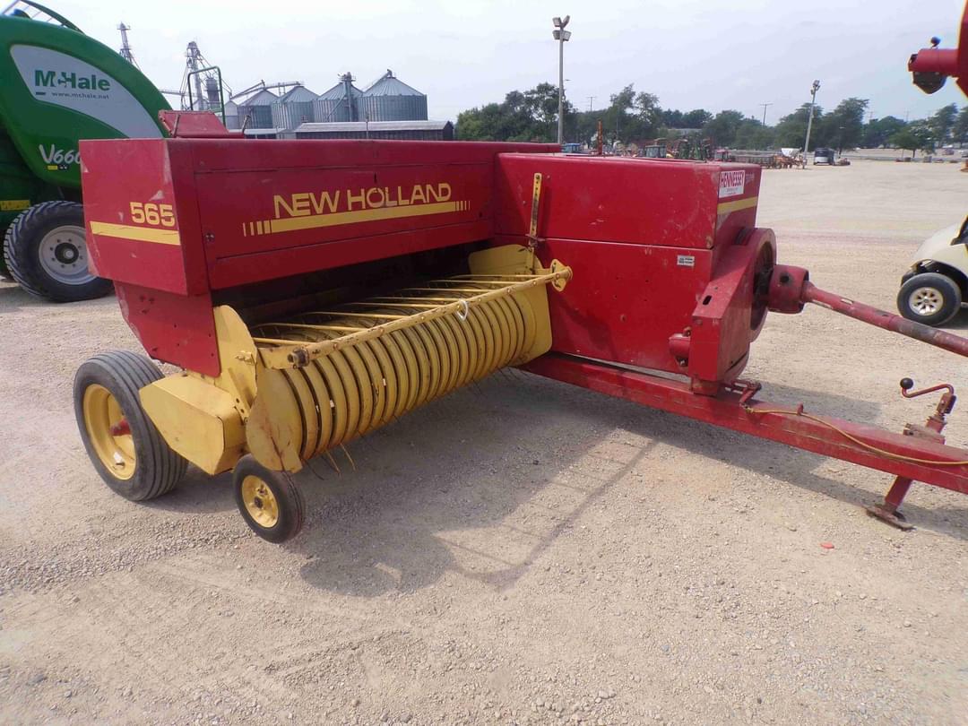 Image of New Holland 565 Primary image