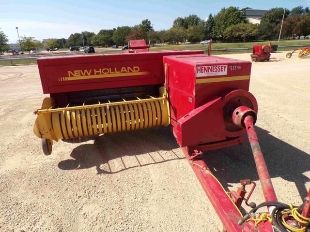 Image of New Holland 565 equipment image 2