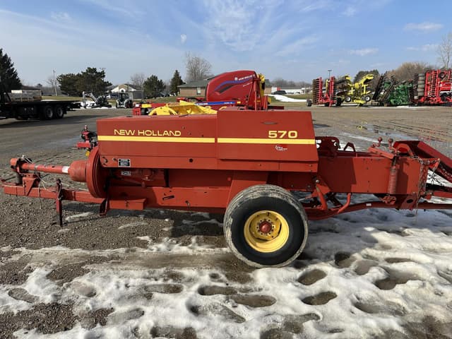 Image of New Holland 570 equipment image 2