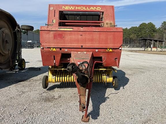 Image of New Holland 640 equipment image 1